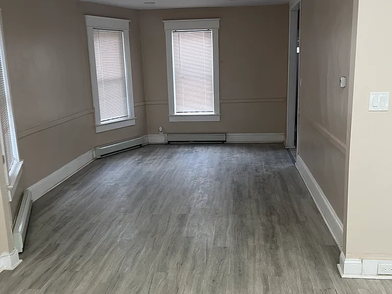 25 Elmhurst Ave — Photo 8