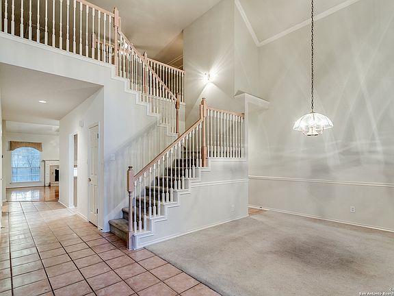 5th image of 52 SPRING LAKE DR