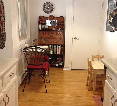 Kitchen to breakfast nook