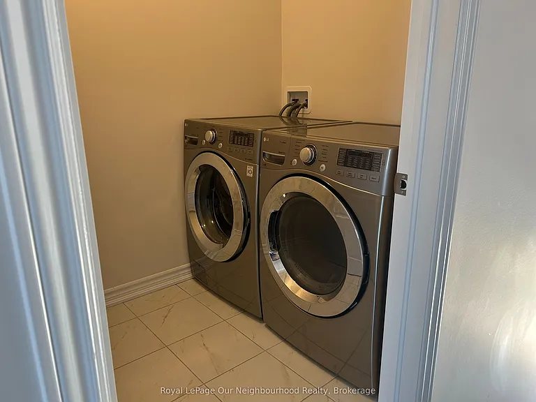 484 Joseph Gale St — Photo 18