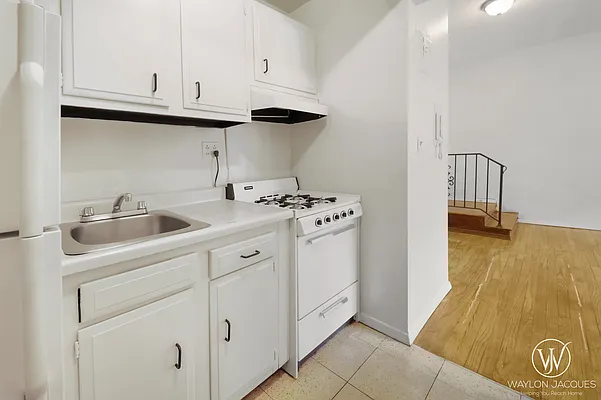 Rented by Compass | media 7