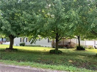 810 Boyd St NE, Masury, OH 44438