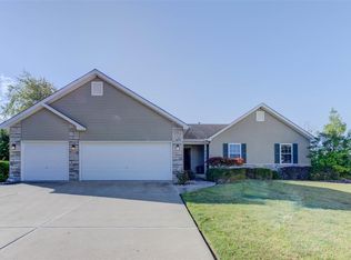 712 Spring Meadow Ct, Wentzville, MO 63385