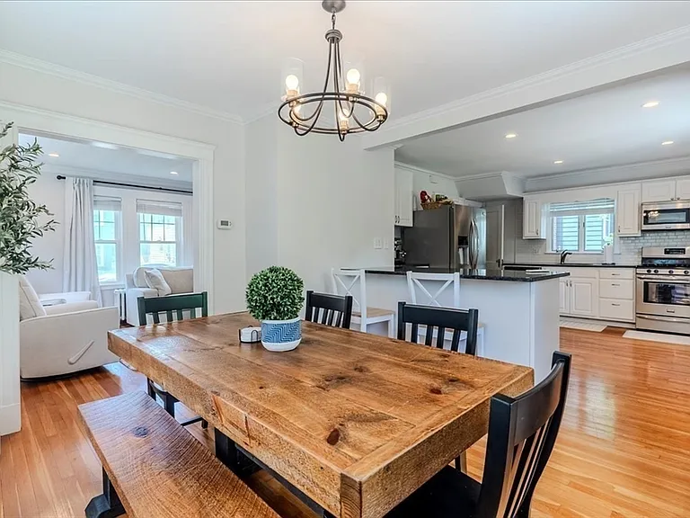 37 Sanborn Ave #SF — Photo 9