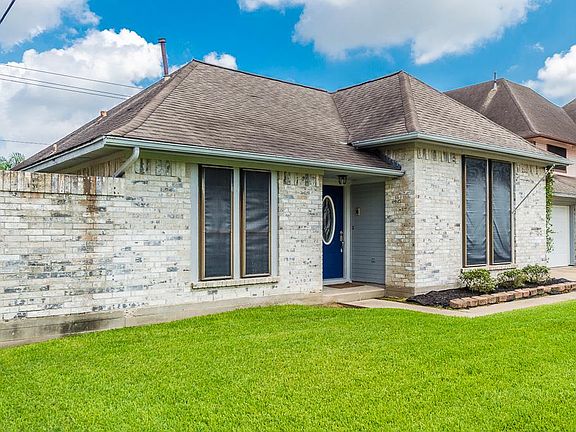 3rd image of 6707 Gleneagles Dr