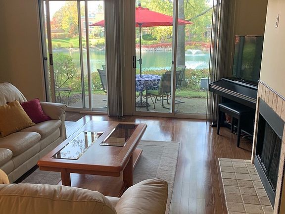 4th image of 1040 Arbor Ln #0