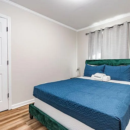 217 E Lee St — Photo 17