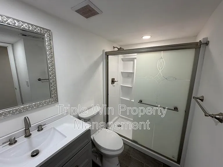 1332 Langholm Dr — Photo 23
