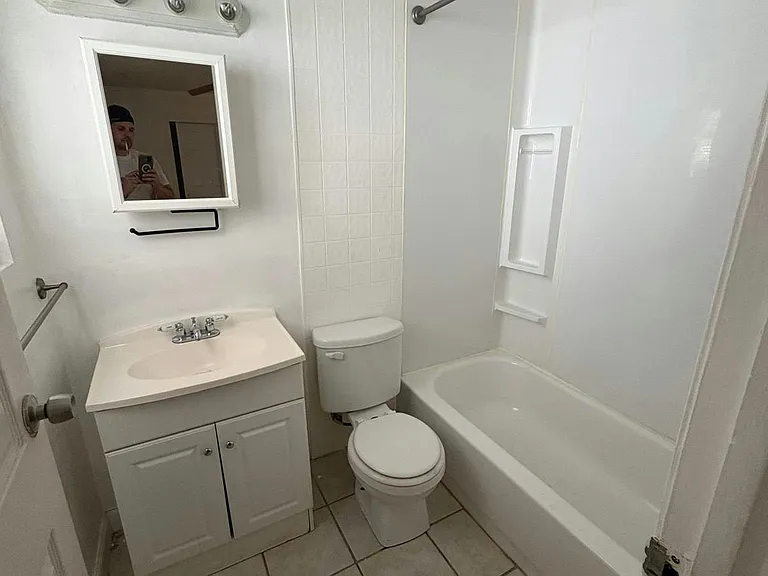 56 Fernwood Ave #C — Photo 7