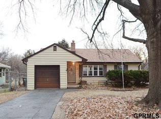 2105 S 38th St, Omaha, NE 68105