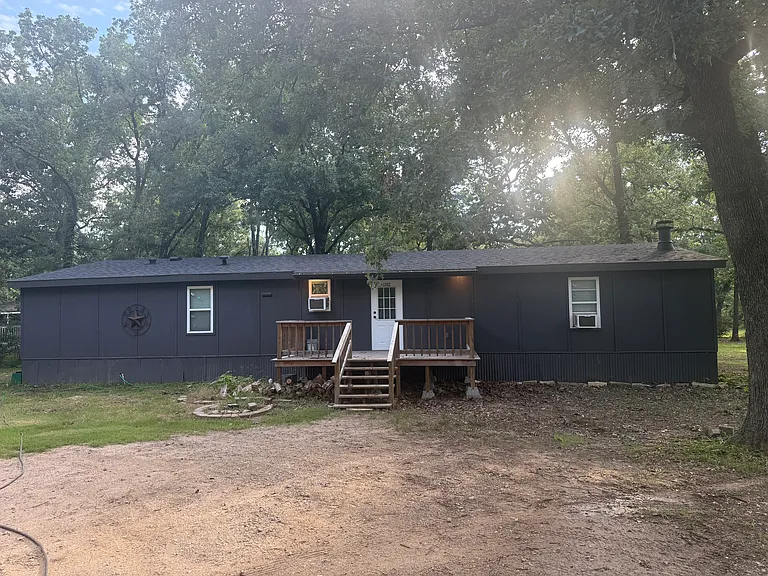 9392 Private Road 3829 — Photo 2