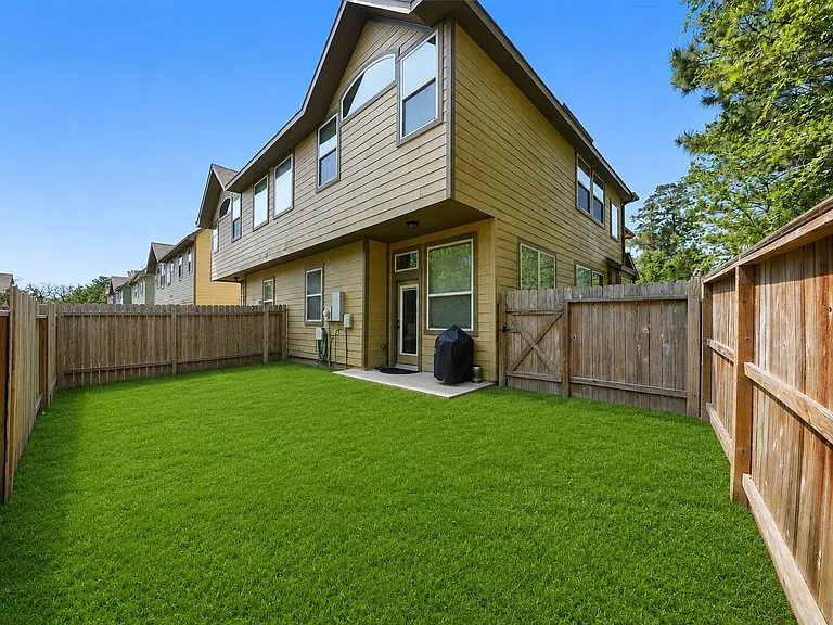 5 Cheswood Manor Dr — Photo 12