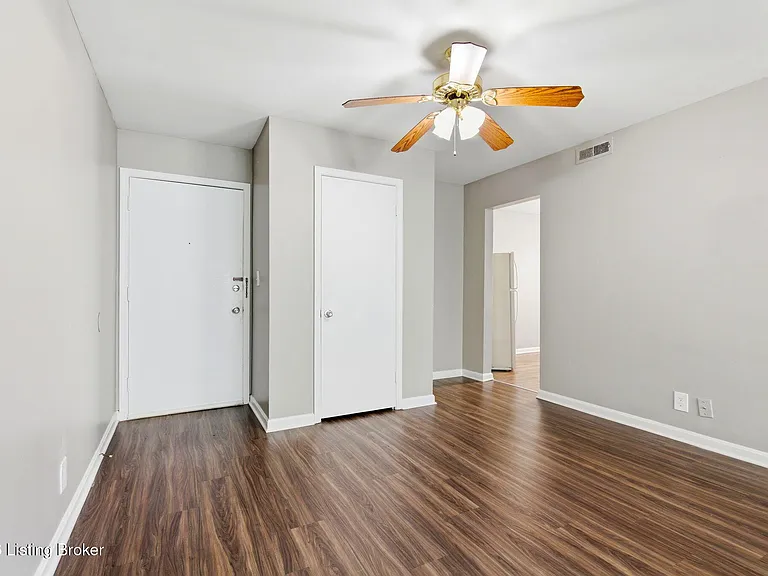 319 Idlewylde Dr #8 — Photo 8