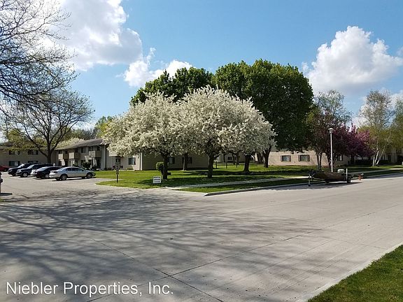 3rd image of 800 S Lincoln Ave APT 207