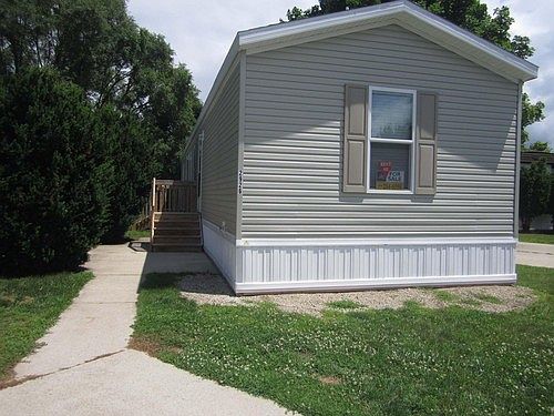 2nd image of 2926 Greentree St