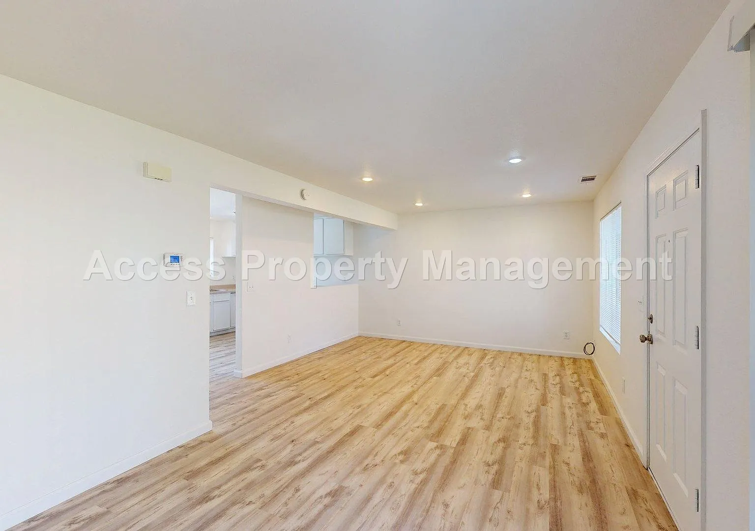 3 bed, 1302 sqft, $1,850 — Photo 4