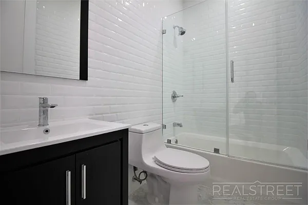 Rented by Real Street Inc | media 12