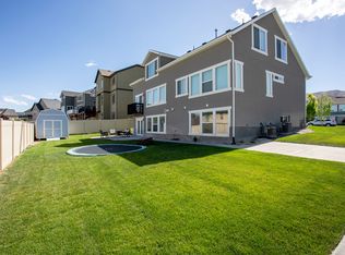 2832 S Fox Pointe Dr, Saratoga Springs, UT 84045
