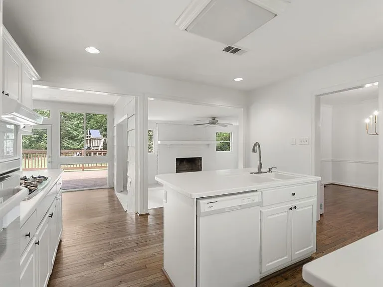 2151 Radcliffe Dr NW — Photo 19