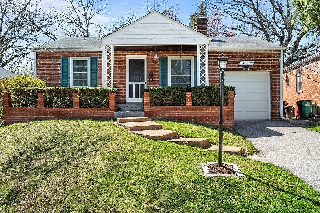 809 Blossom Ln photo 1