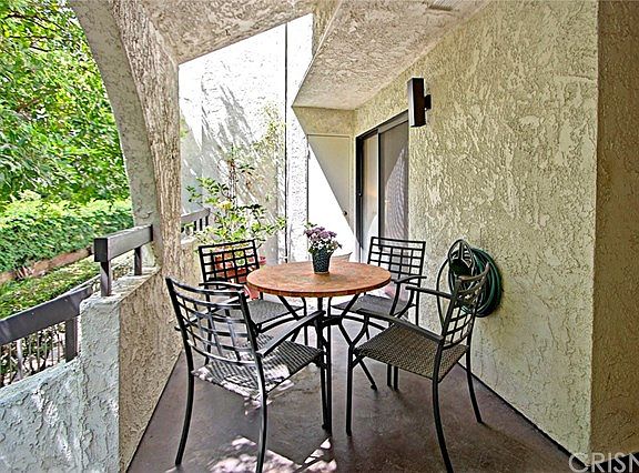 4th image of 21620 Burbank Blvd Unit 22