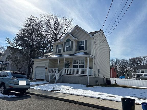 2nd image of 1112 Station Ave