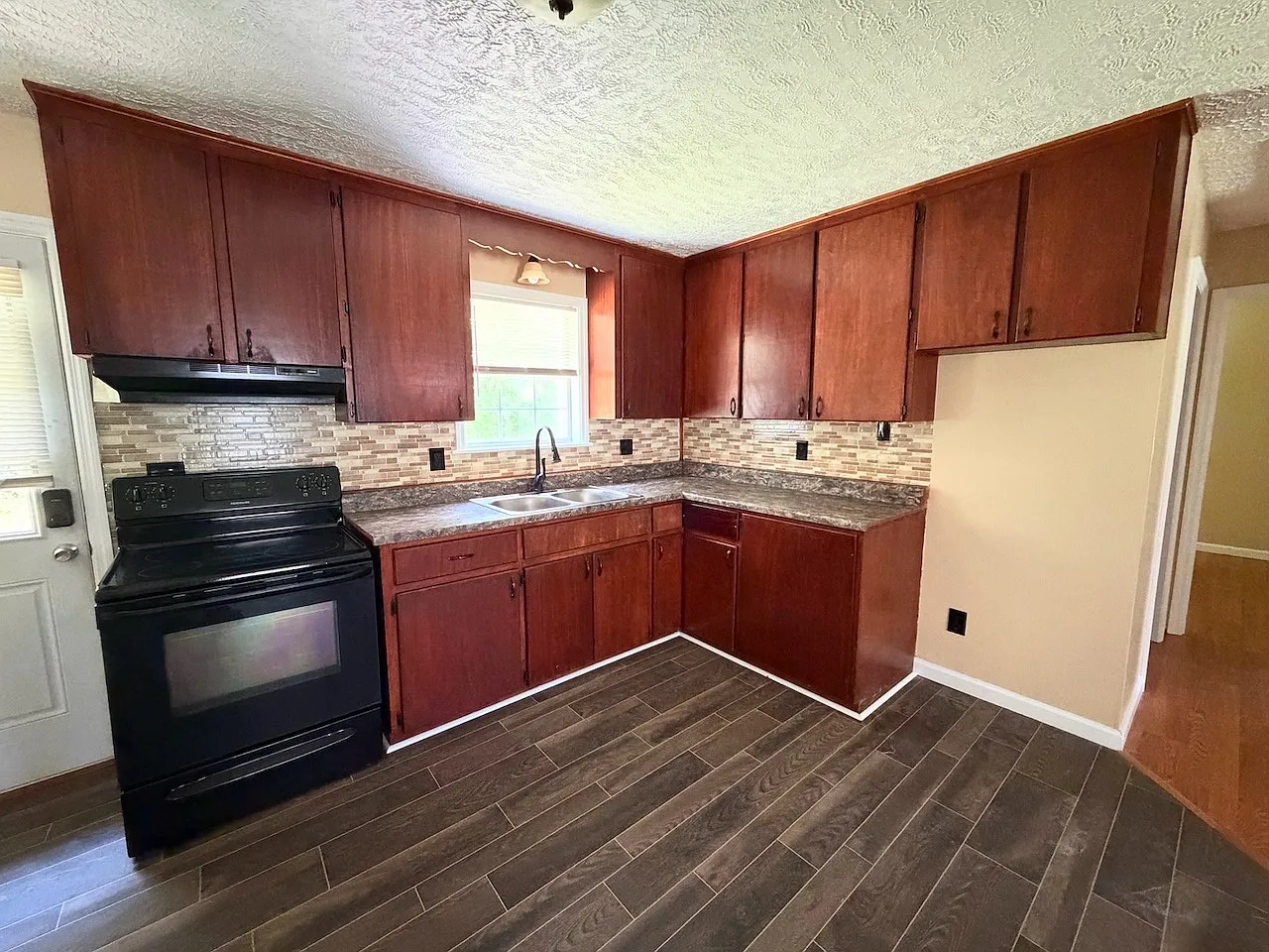 141-285 Sissom Lane — Photo 2