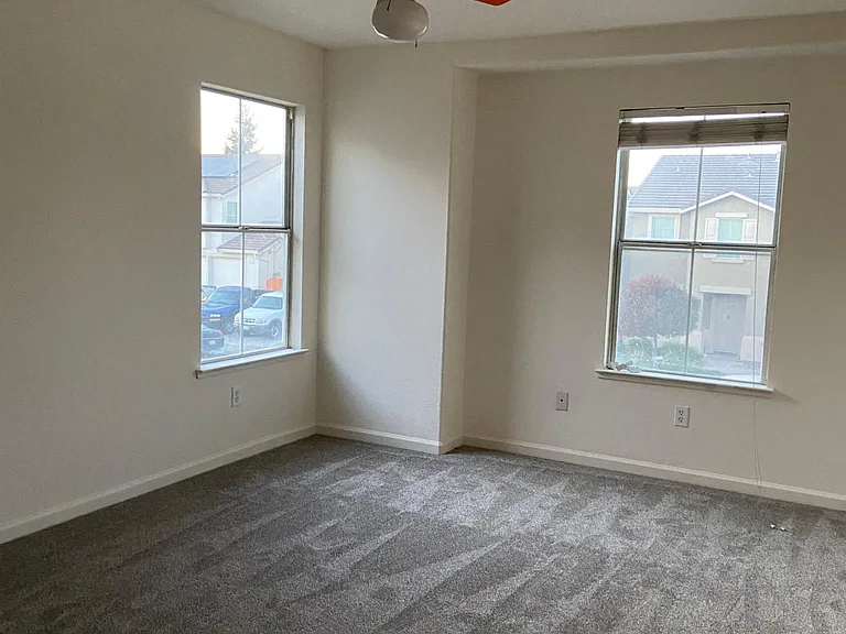 4552 Abruzzi Cir — Photo 12