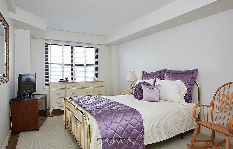 1st image of 220 E 57th St APT 15H