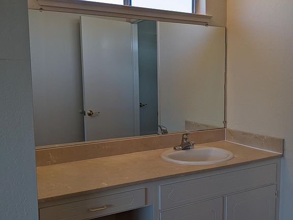 3rd image of 1177 W Olive Ave