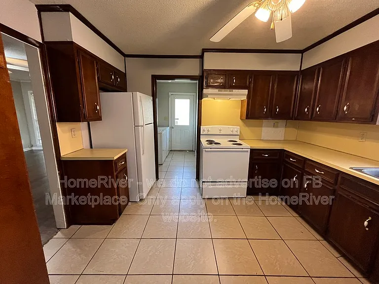 2224 W Aberdeen Dr — Photo 6
