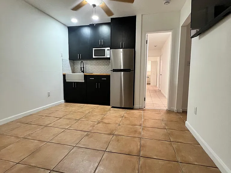 11510 SW 5th St — Photo 7