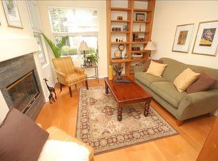 401 Nicholas Dr, Mountain View, CA 94043