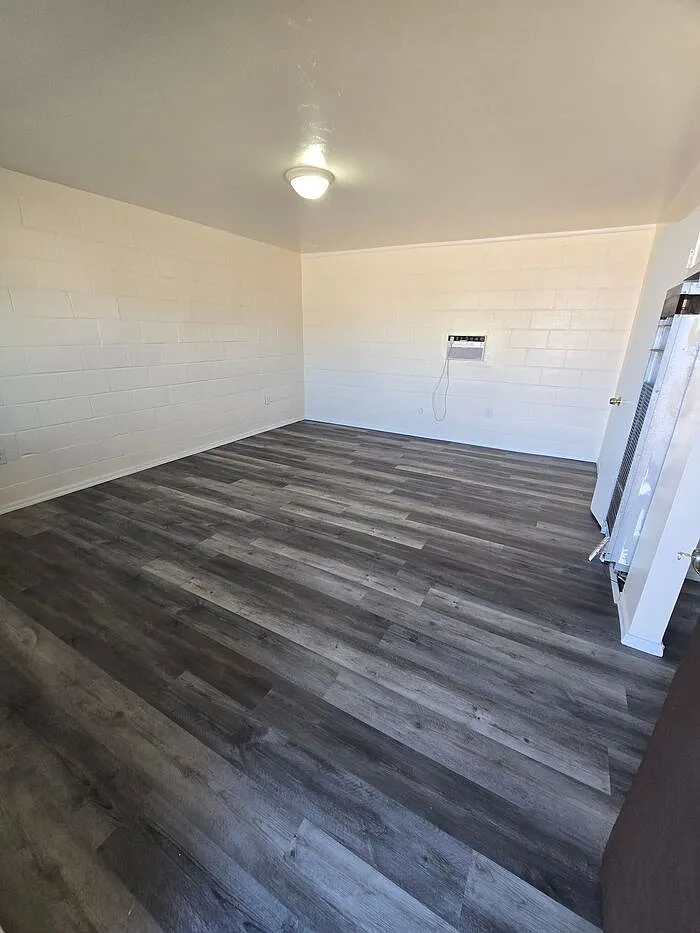 Studio, 1.0 bath, 378 sqft, $900 — Photo 3
