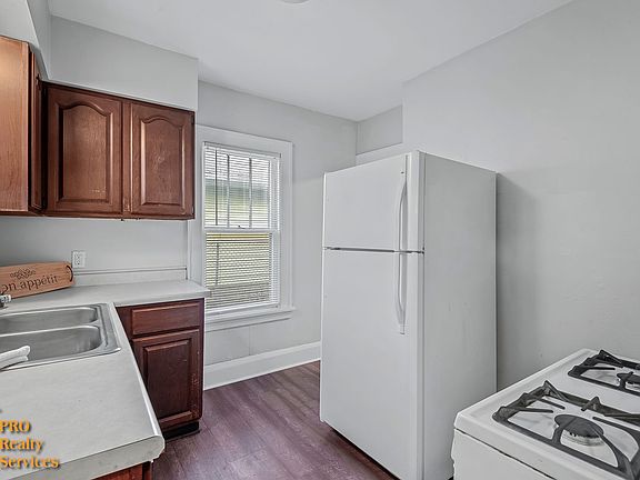 5th image of 878 Carroll Ave