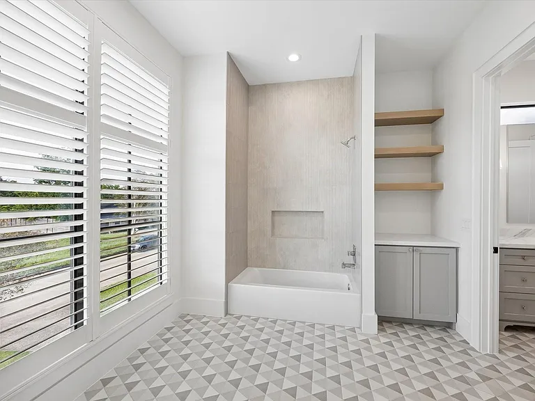 6911 Hartland Ave — Photo 19