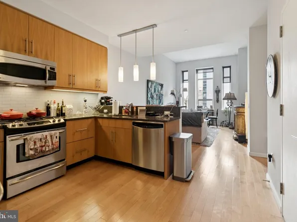 1425 Locust St Unit 16E, Philadelphia, PA 19102