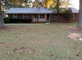 1111 Country Club Dr, Union Point, GA 30669