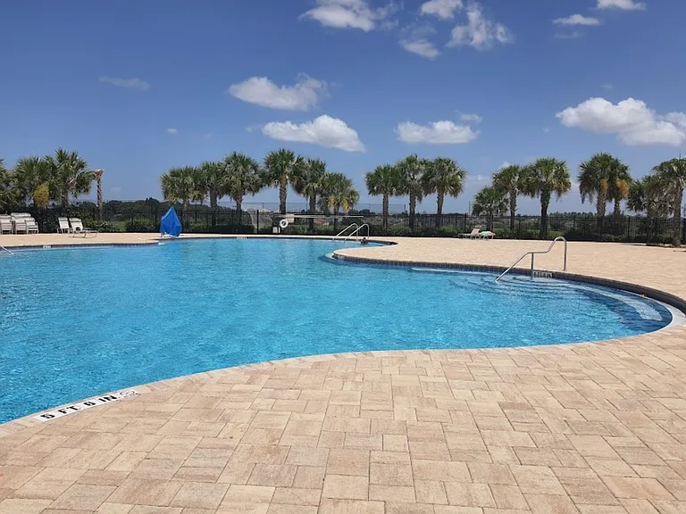 813 Landmark Hills Dr — Photo 24