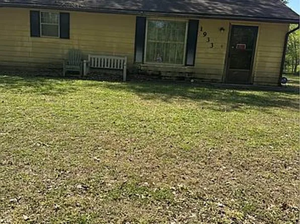 1933 Resthome Rd, Dyersburg, TN 38024