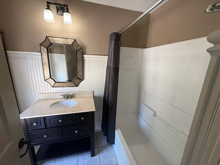 419 N Walnut St #A — Photo 4