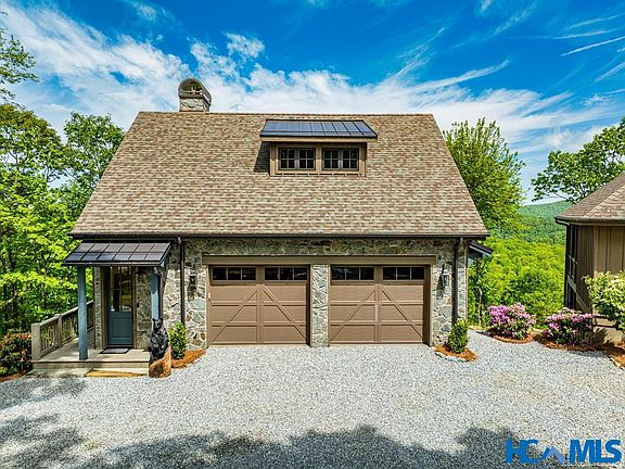 3rd image of 1696 Continental Drive