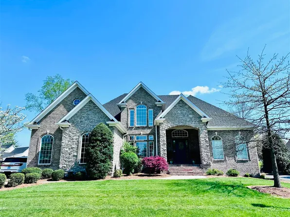 708 Briarwood Ct, Bowling Green, KY 42103