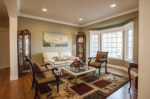 4th image of 4424 White Ash Ln