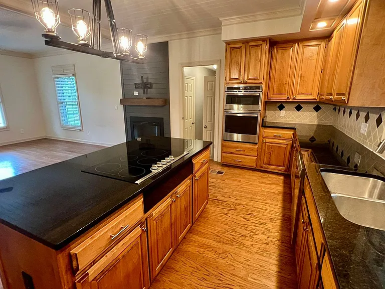 1302 Honeywood Pl — Photo 11