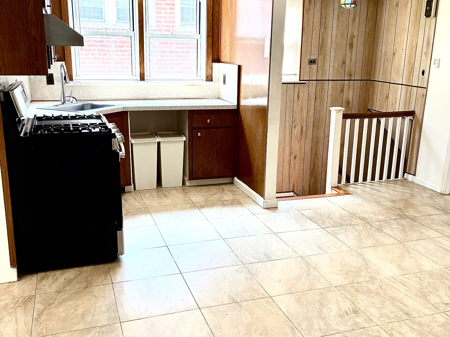 4 bed, 940 sqft, $3,400 — Photo 2