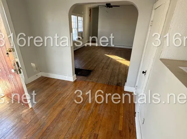 $875 - 2 bed 1 bath - Duplex, 1500 N Main St, Newton, KS 67114