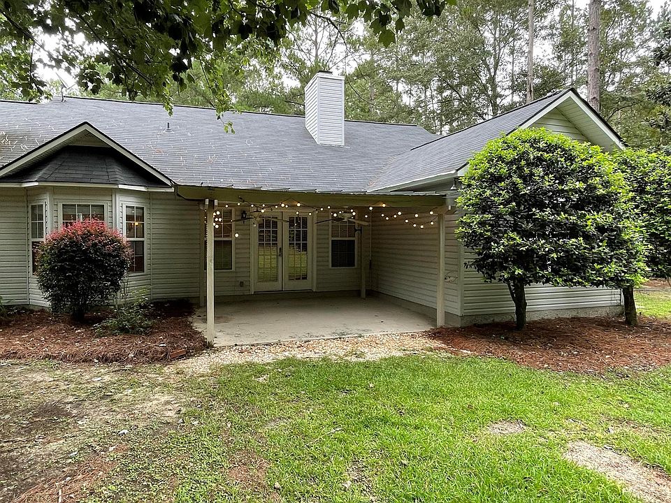 1st image of 605 Depot Dr