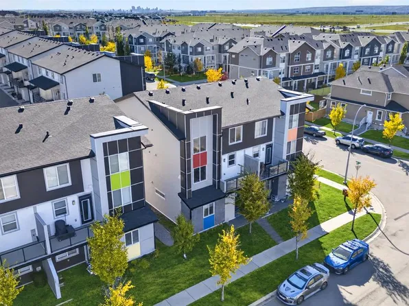 315 N Redstone Walk NE #203, Calgary, AB T3N 1M6