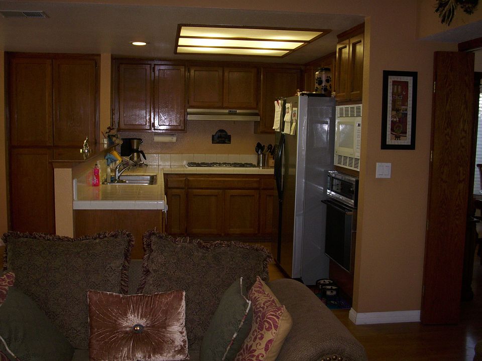1st image of 559 Nicole Dr